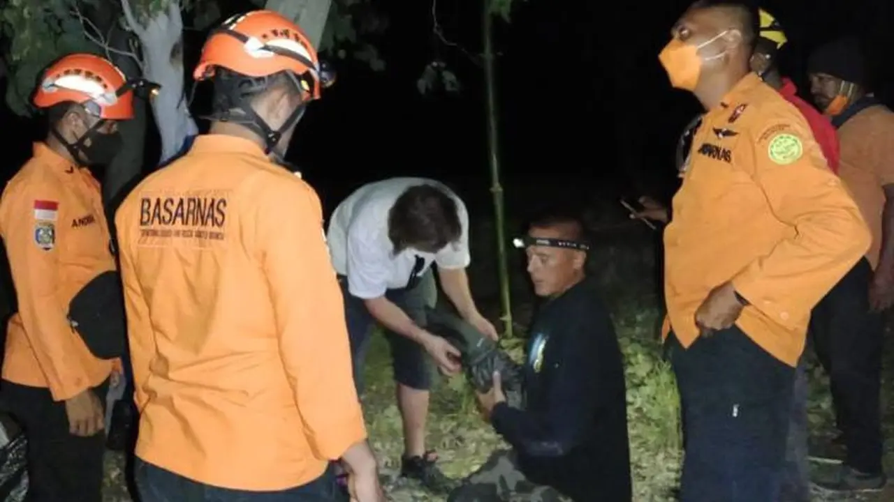 Dua WNA Swedia Nekat Berkemah di Lereng Gunung Lewotobi