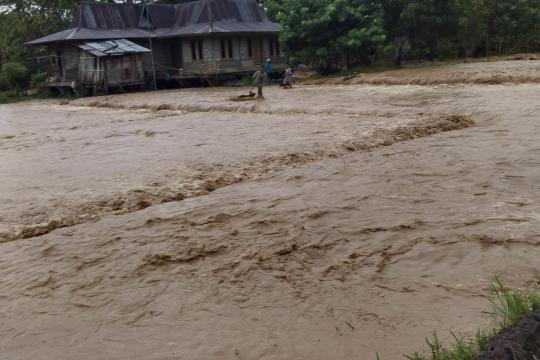 Banjir Bandang Hantam Nagekeo-NTT, 4 Warga MD dan 4 lainnya Hilang!