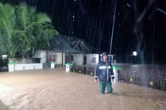Sejumlah Wilayah di Padang Dikepung Banjir, Ribuan Jiwa Mengungsi