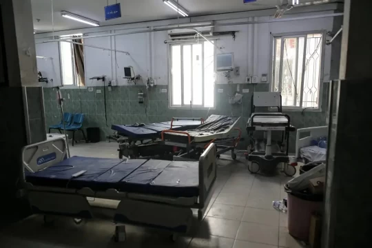 Digempur Zionis Israel, Pasien dan Dokter di RS Rafah Evakuasikan Diri