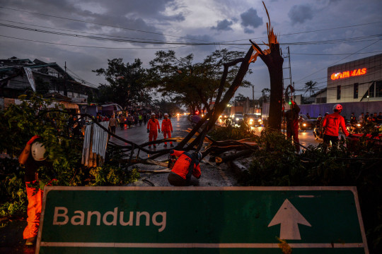 Sedikitnya 5 Kecamatan Terdampak Terjangan Tornado Rancaekek