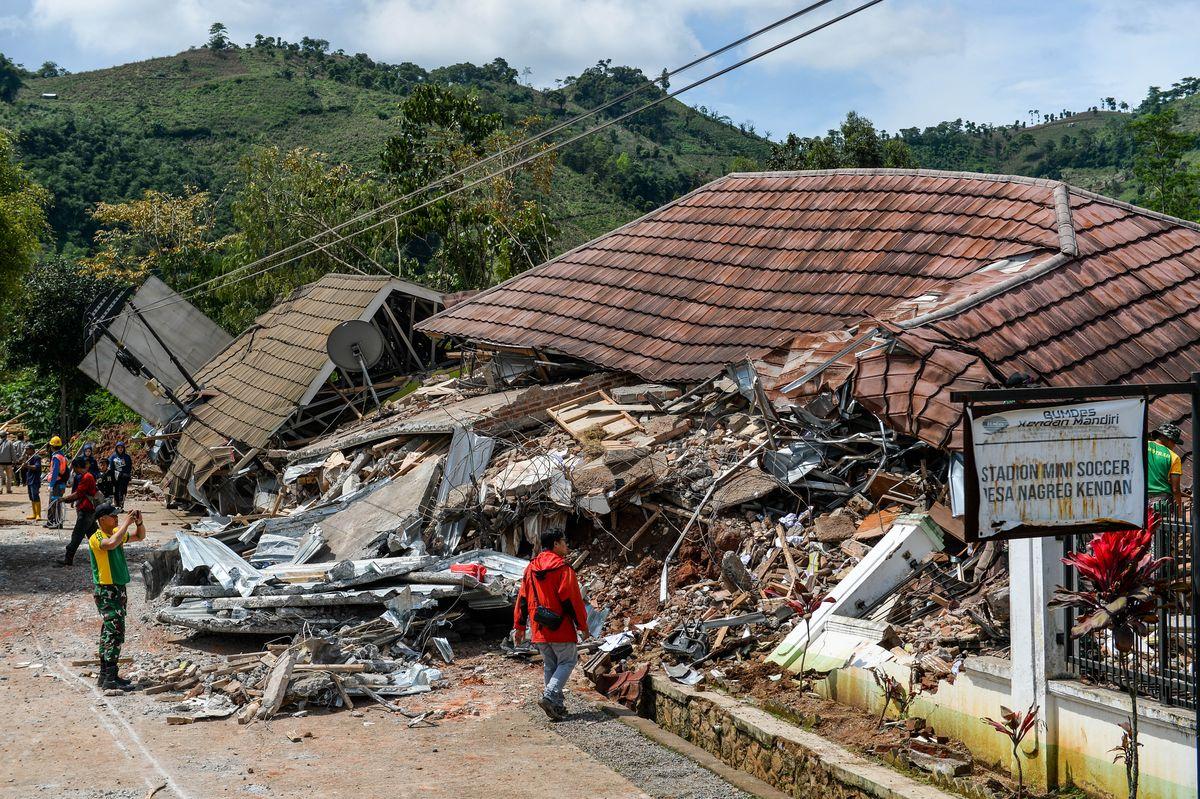 longsor-di-nagreg-kabupaten-bandung-1747639096297