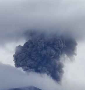Gunung Marapi Erupsi, Sempat Terdengar Dentuman Kuat