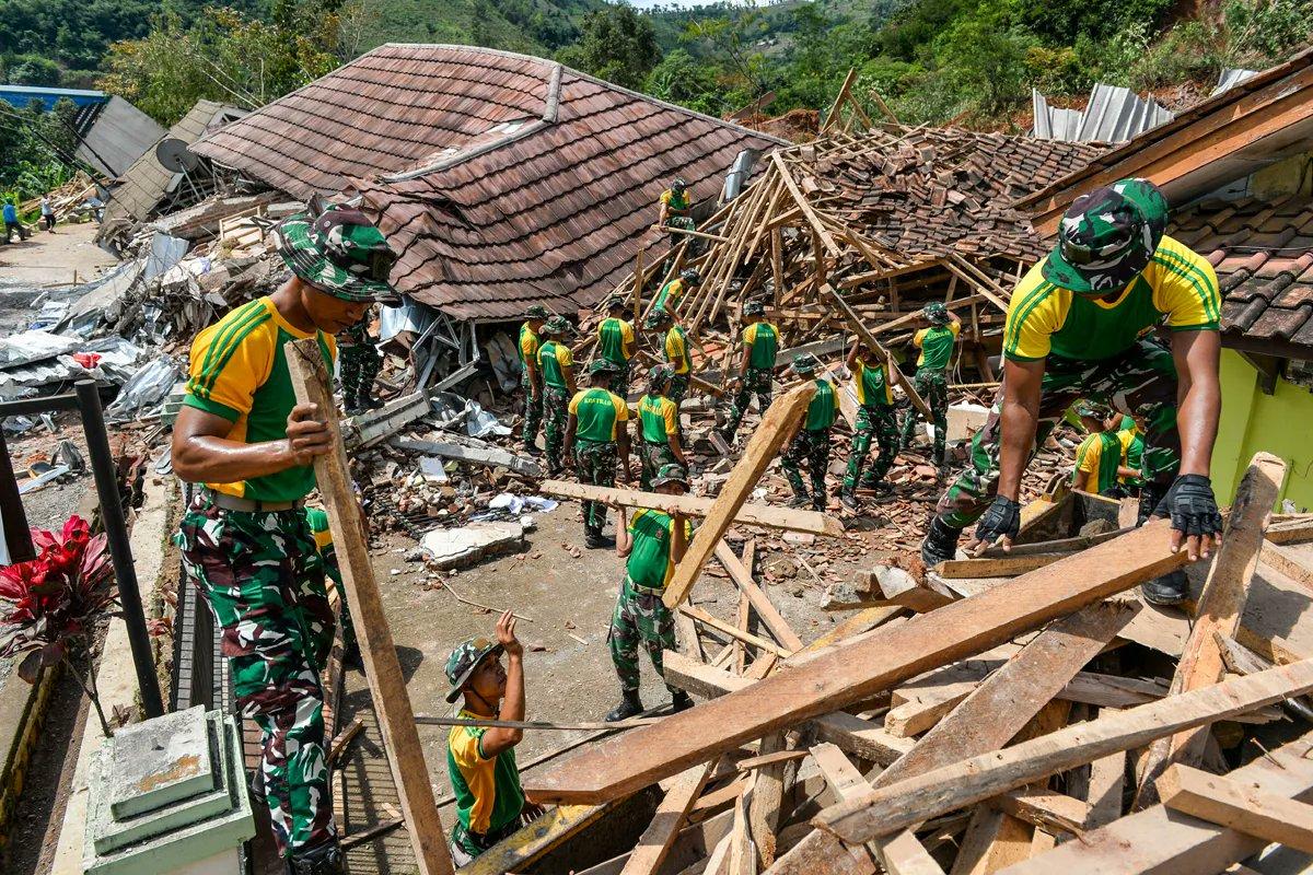 Longsor Hantam Nagreg Kendan, Rumah Warga dan Kantor Desa Rusak Parah