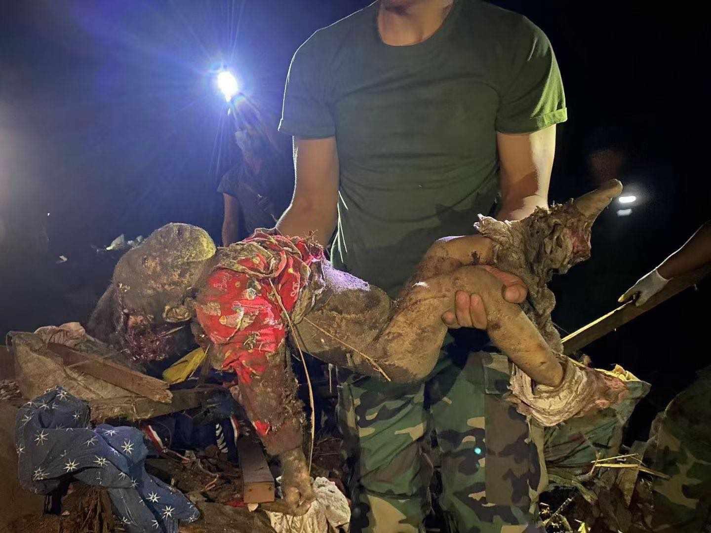 twittervid.com_NimrodAndrew_dc328d