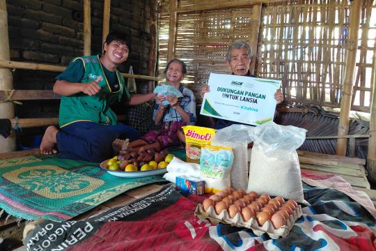Hadir di Tengah Keterbatasan, ASAR Humanity Salurkan Bantuan untuk Lansia di Lombok Tengah