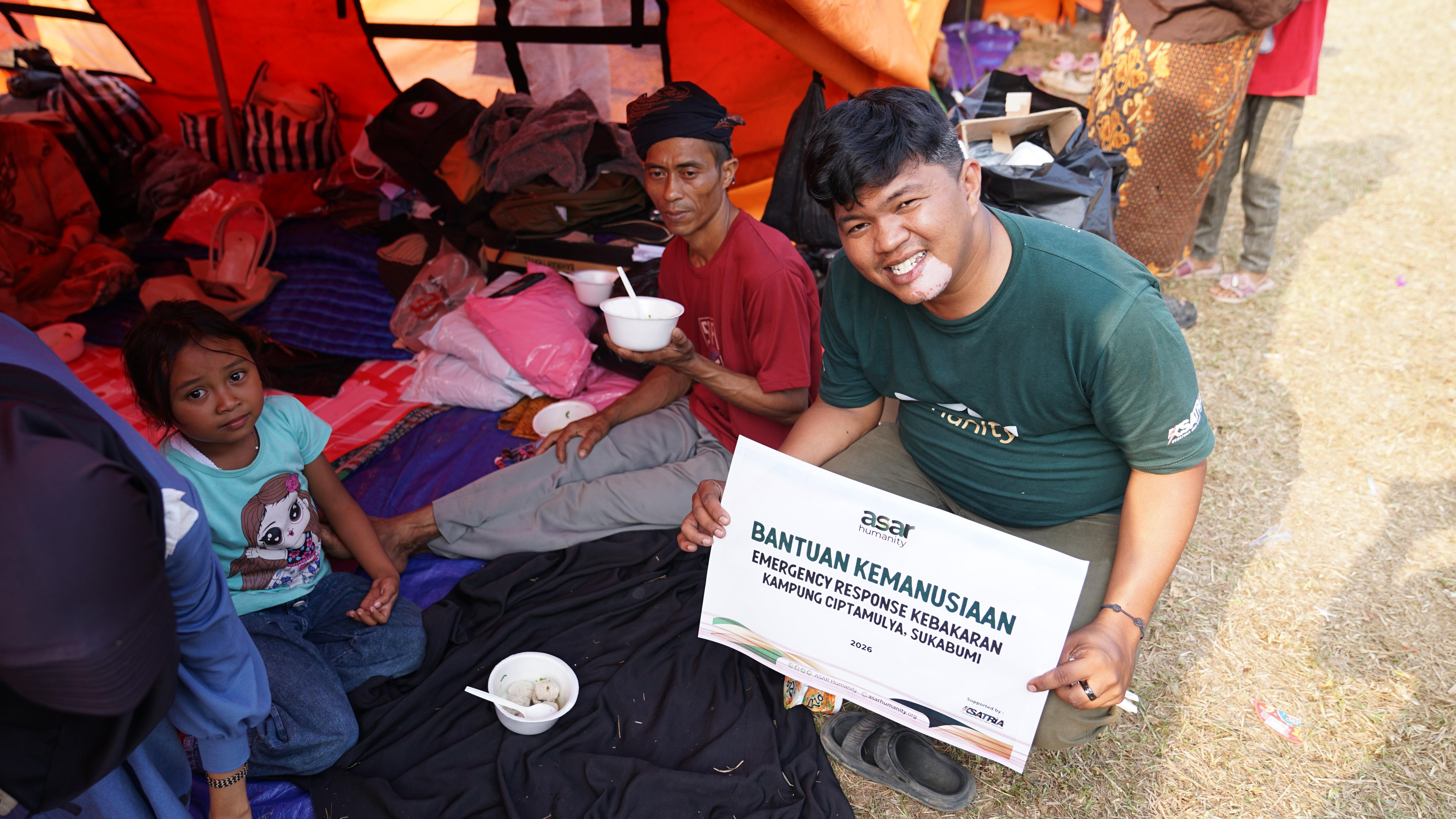 ASAR Humanity Salurkan Bantuan Pangan bagi Korban Kebakaran di Kampung Adat Sirnaresmi, Sukabumi