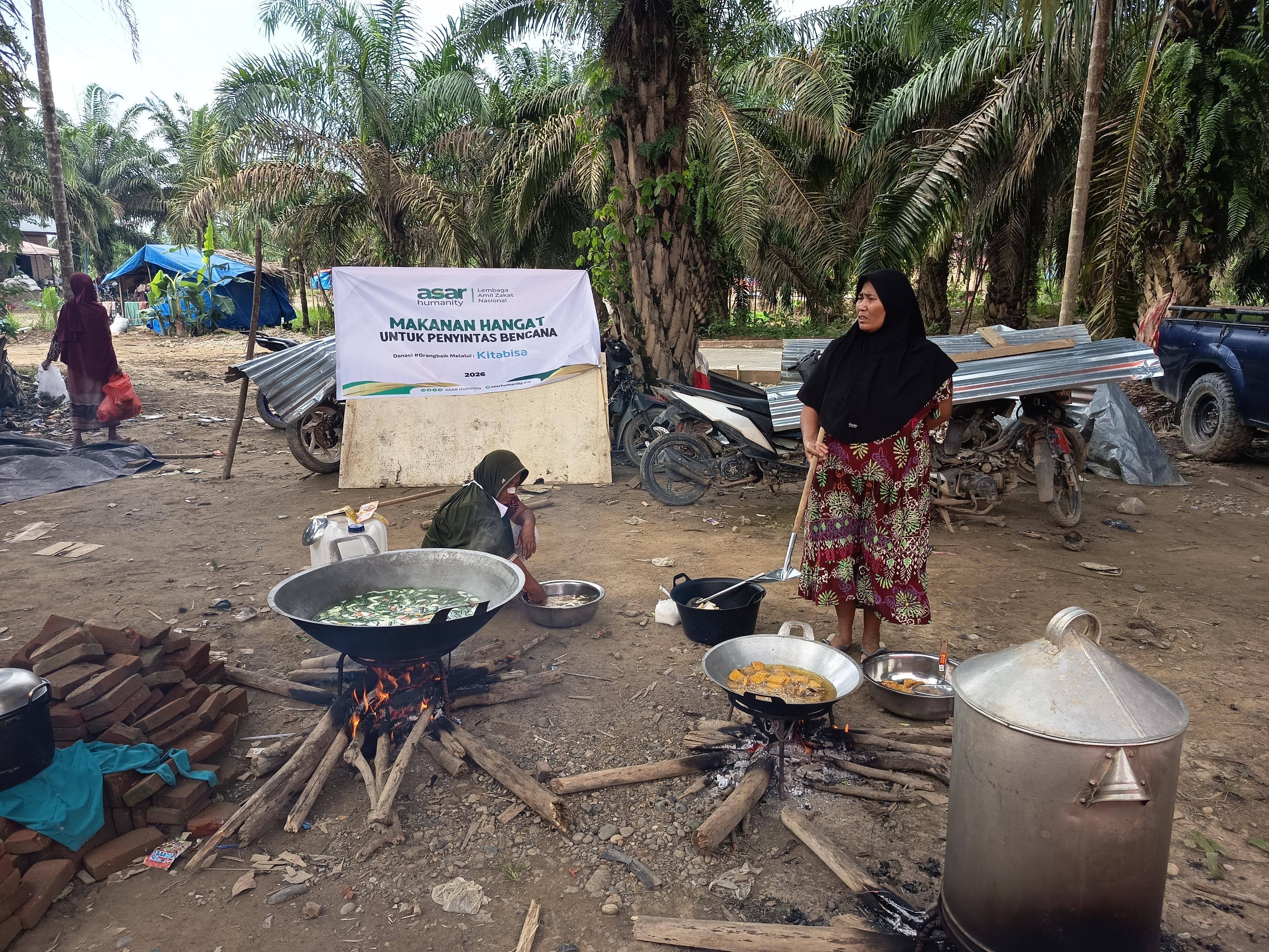 Kita Merayakan Lebaran, Mereka Bertahan di Tengah Pengungsian