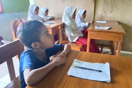 Ahsan Tetap Sekolah Meski Tak Punya Seragam, Mari Wujudkan Mimpi Anak Penjuru Negeri