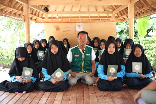 ASAR Humanity Hadirkan Mushaf Al-Qur’an untuk Santri di Aceh Utara
