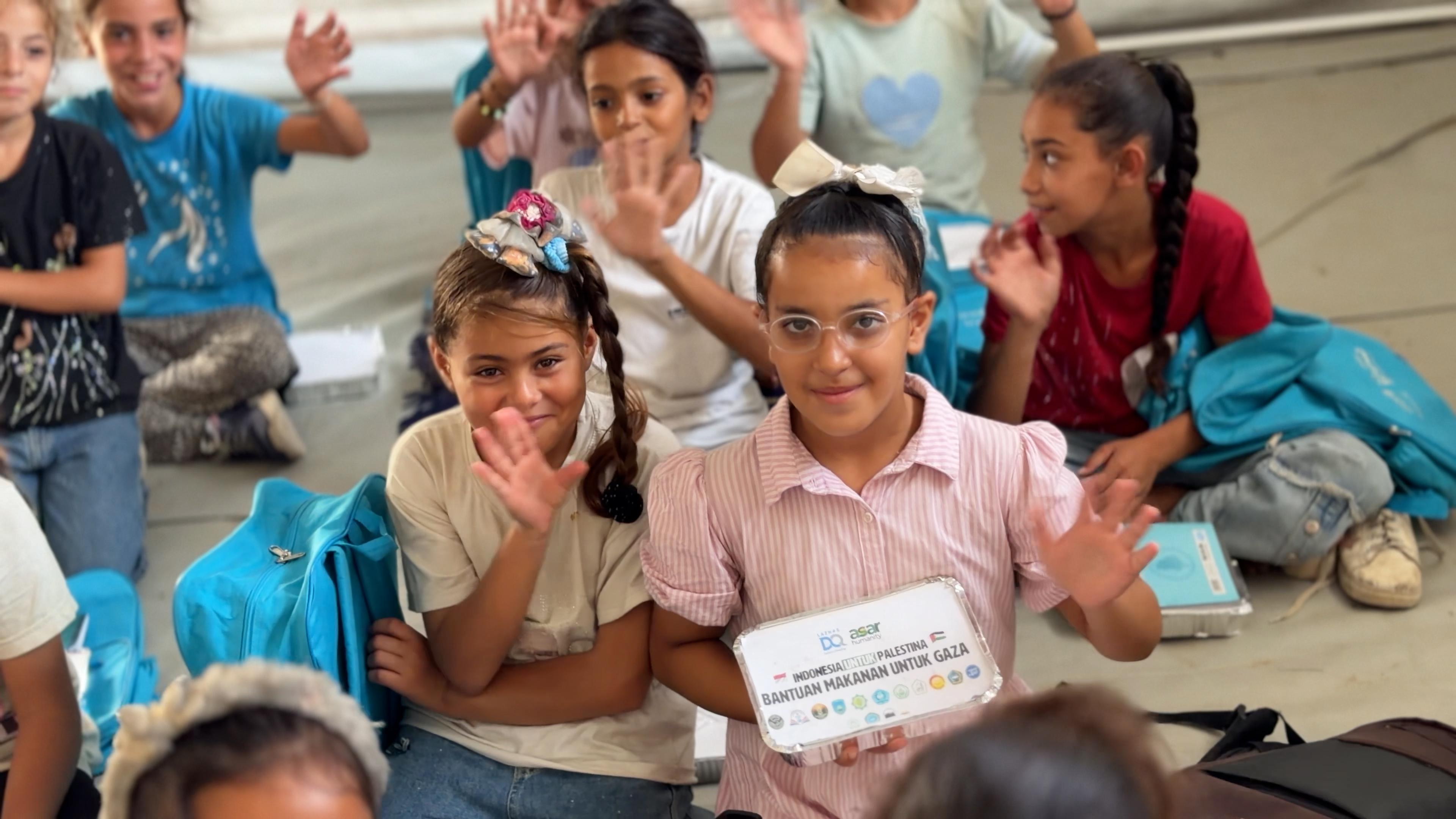 ASAR Humanity dan Dompet Al-Qur’an Indonesia Salurkan 500 Porsi Makanan Siap Santap untuk Anak Sekolah di Gaza