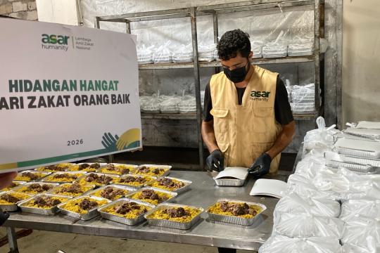 ASAR Humanity Salurkan 500 Porsi Makanan Siap Santap untuk Pengungsi di Gaza Utara