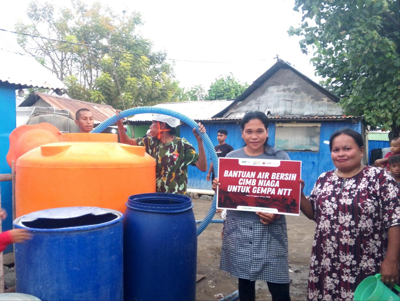 CIMB Niaga Bersama ASAR Humanity Salurkan 5.000 Liter Air Bersih untuk 1.500 Warga Terdampak Gempa NTT